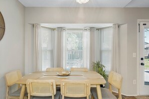 Dining - Stunning Broken Arrow Remodel (Broken Arrow)
