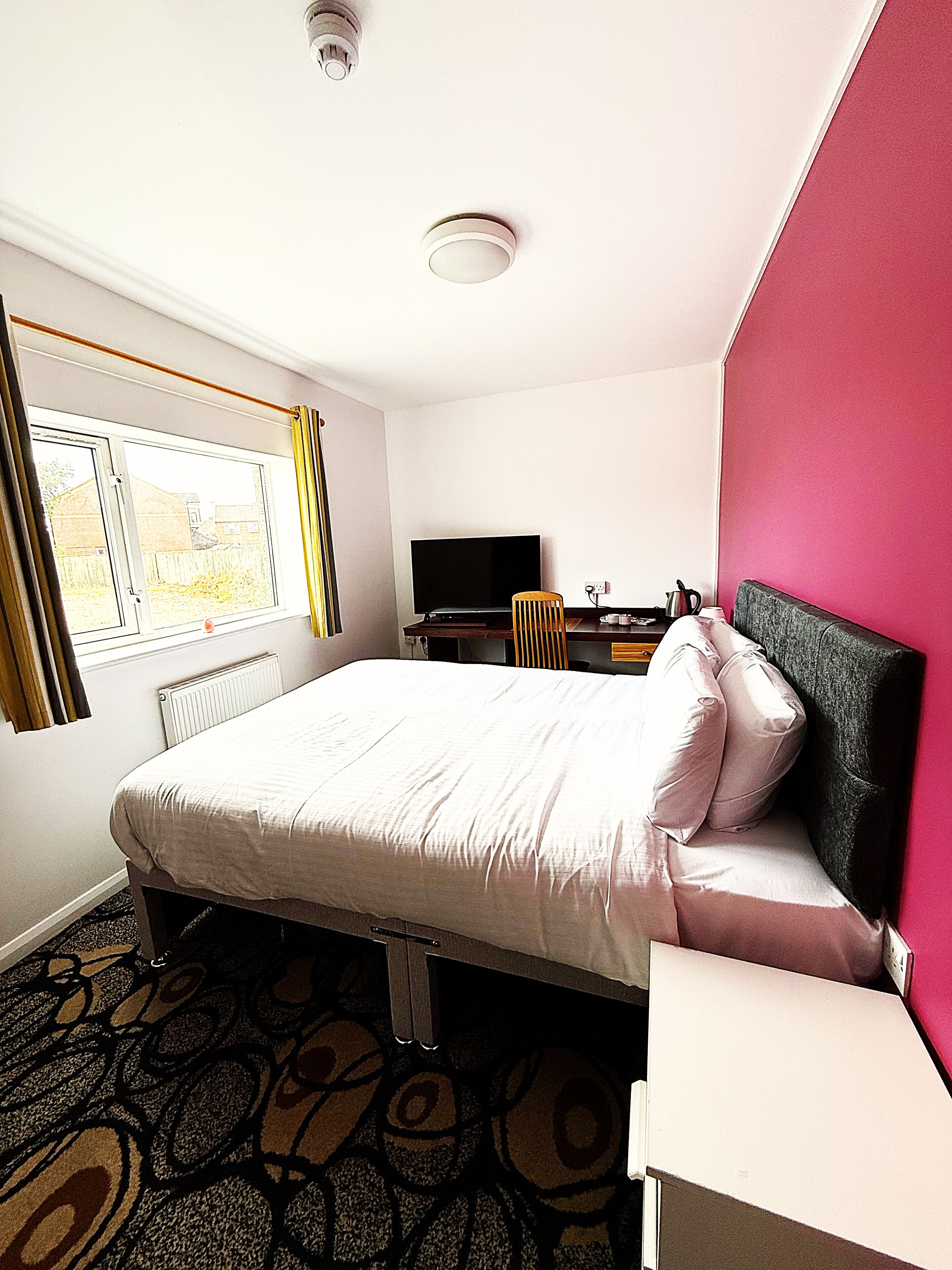 Free WiFi, bed sheets