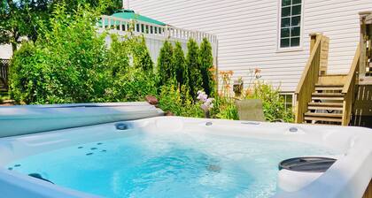 Centrally Located Bright and Spacious 4 Bedroom with Hot tub