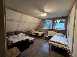 4 bedrooms, iron/ironing board, WiFi, bed sheets - 4-bedroom house, natural nature with beutifull views. Quite peacefull rest.  (Babrungenu kaimas)