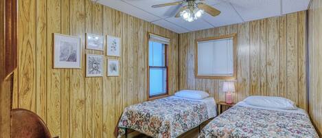3 bedrooms, internet, bed sheets