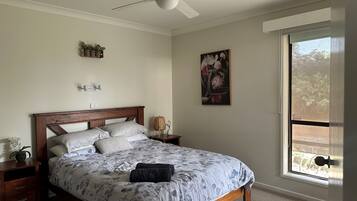 4 bedrooms, free WiFi, bed sheets