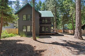 Exterior - Black Forest Lodge: Hot Tub and dog friendly! (Leavenworth)