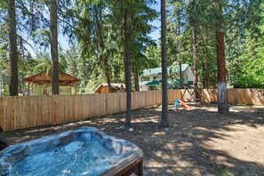Bañera de hidromasaje al aire libre