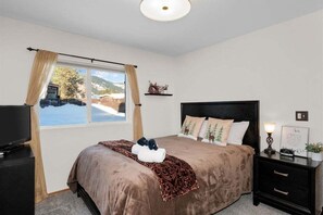 2 chambres, fer et planche à repasser, lit parapluie, Wi-Fi gratuit