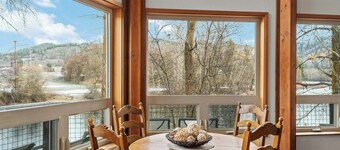 Generous accommodation on the Wenatchee River
