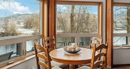 Generous accommodation on the Wenatchee River