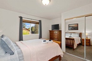 2 多间卧室、熨斗/熨衣板、WiFi、床单