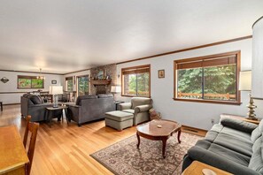 Smart TV, fireplace, table tennis, books