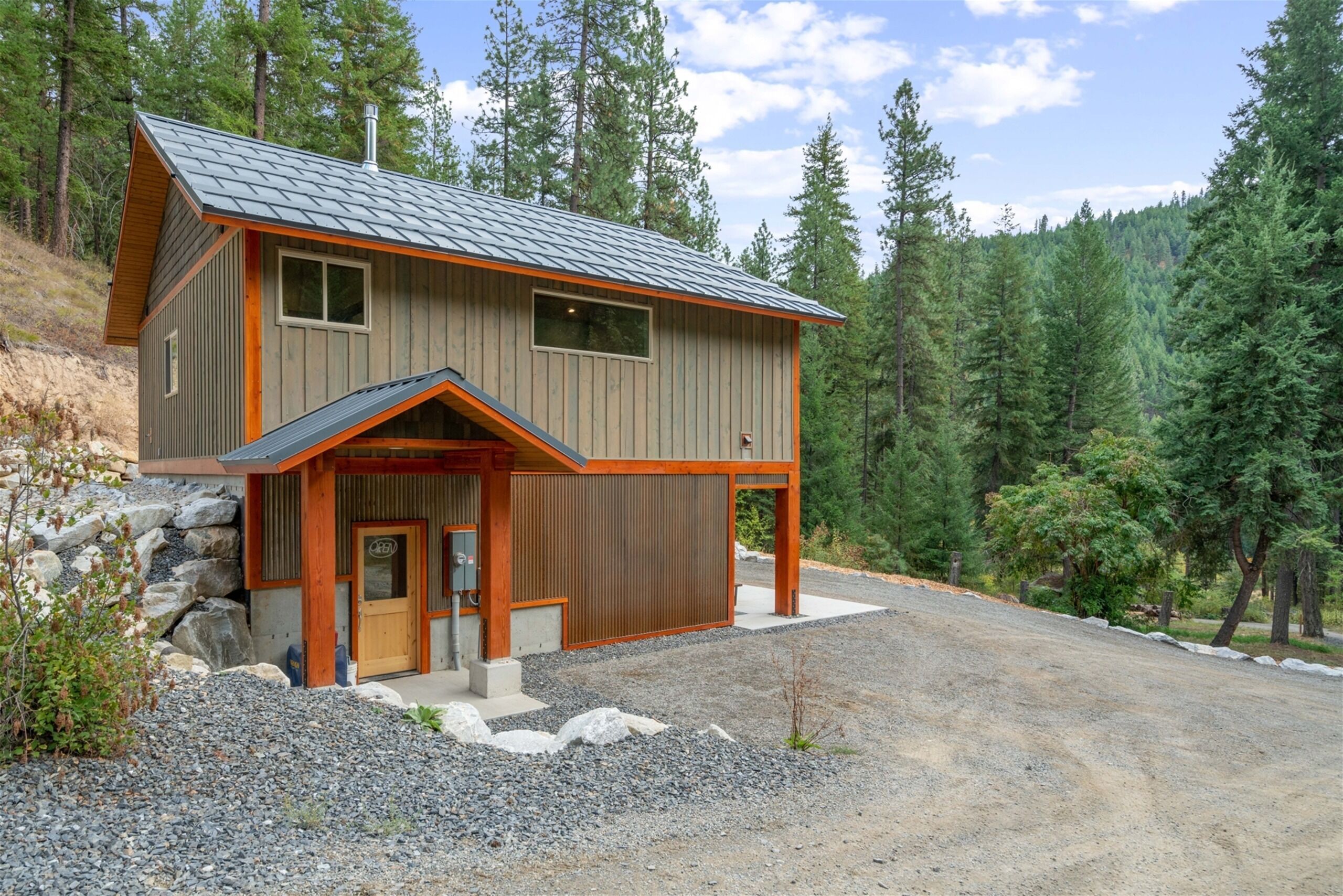 Eagle Creek Hideaway - Enjoy some peace and quiet!