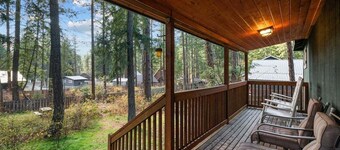 Quarterboard Cottage -A Wonderfully Unique Cabin