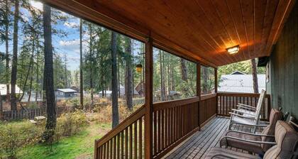 Quarterboard Cottage -A Wonderfully Unique Cabin