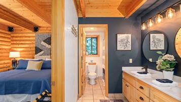 5 bedrooms, iron/ironing board, free WiFi, bed sheets