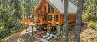 Riverfront 5BR Lodge + Hot Tub