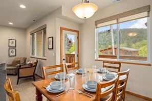 Dining - Trails Edge, Unit B - The Heart of Downtown! (Leavenworth)