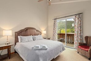 2 bedrooms, iron/ironing board, free WiFi, bed sheets - Trails Edge, Unit B - The Heart of Downtown! (Leavenworth)