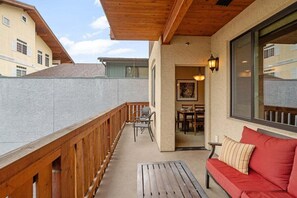 Outdoor dining - Trails Edge, Unit B - The Heart of Downtown! (Leavenworth)
