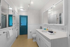 Hair dryer, towels - River Chalet - A Riverfront Oasis Awaits! (Leavenworth)