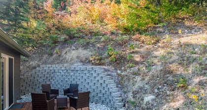 Wildflower Villa -Beautiful Setting with a Scenic