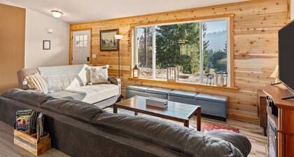 Wildflower Villa -Beautiful Setting with a Scenic