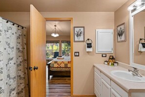 Hårføner og håndklær