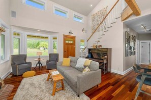 Una Smart TV, libros