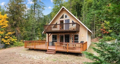 Pet-Friendly Lake Wenatchee Cabin + Deck