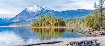 Lake View Hideout – A Haven Near the Lake