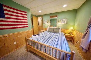 3 bedrooms, iron/ironing board, travel crib, free WiFi - The Beach at River`s Bend -A Riverside Retreat (Leavenworth)