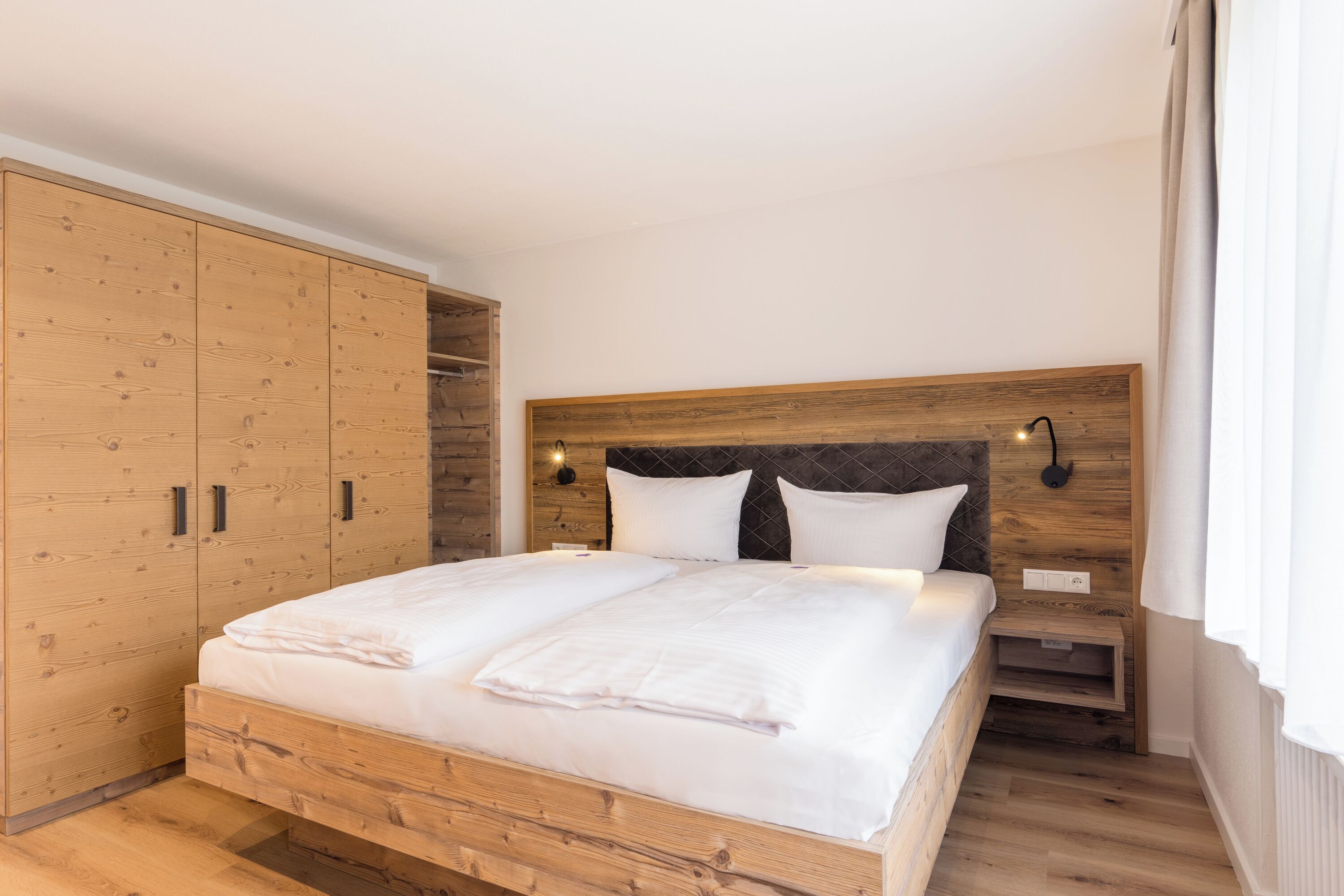 2 Schlafzimmer, Schreibtisch, Reisekinderbett, WLAN