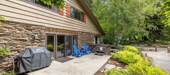 Large Lodge with 2 Gamerooms for Twice the Fun