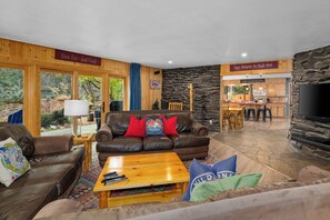 Smart TV, lareira, pebolim