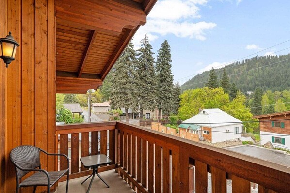 Property grounds - Pet-friendly, Two-Level Condo Downtown (Leavenworth)