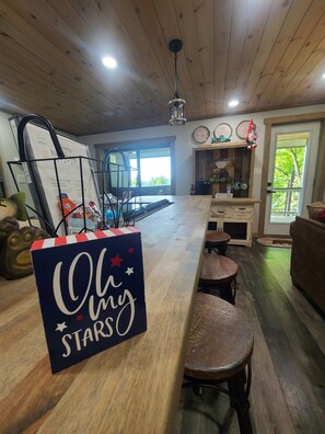 Dining - Black Bear Acres 
Private 2BR, 2 Bath cabin 
Hot tub and awesome mountain views (Sevierville)