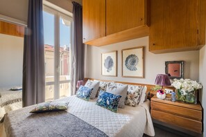 3 chambres, fer et planche à repasser, accès au Wi-Fi (inclus)