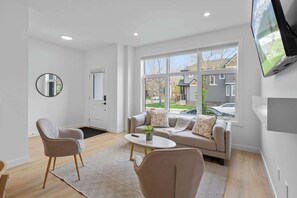 Smart-TV, Tischtennisplatte