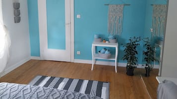 1 chambre, fer et planche Ă repasser, Wi-Fi, draps fournis