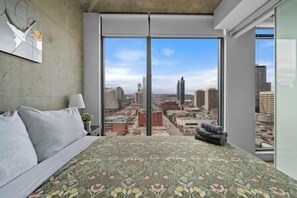 1 bedroom, desk, iron/ironing board, free WiFi - "Sky Cabin" | UG Parking | AC | Mins to Saddledome (Calgary)