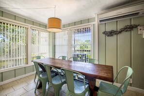Dining - Dock * Water Views * Deck * Nature * Sunsets (Cedar Key)