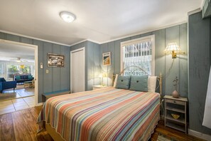 2 bedrooms, iron/ironing board, travel cot, free WiFi