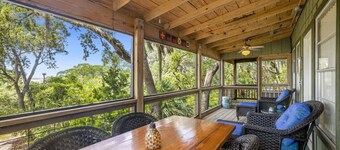 Elevated Serenity - Cedar Summit Upstairs 2BR Vacation Retreat with Breathtaking Views