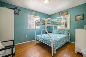 2 bedrooms, desk, travel crib, free WiFi