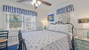 2 chambres, bureau, fer et planche Ă repasser, lit parapluie