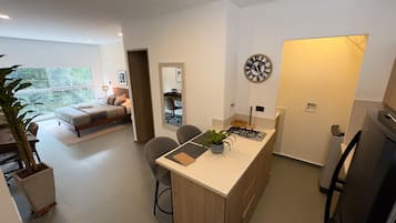 Căn hộ phong cách cổ điển | 1 phòng ngủ, két bảo mật tại phòng, màn/rèm cản sáng