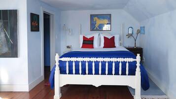Suite 3: The Blue Room | Hypo-allergenic bedding, individually decorated, individually furnished