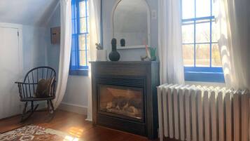 Suite 3: The Blue Room | 低刺激性寝具、客室ごとに異なる装飾、客室ごとに異なるインテリア、WiFi (無料)