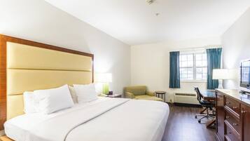 Single Room, 1 King Bed | Desk, free WiFi, bed sheets