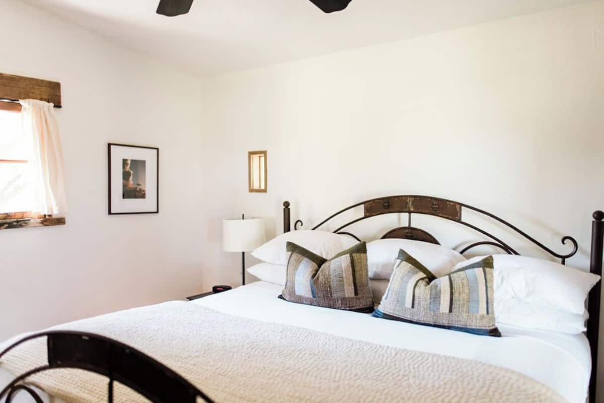 Cabin No.2 | 3 bedrooms, in-room safe, individually decorated, individually furnished
