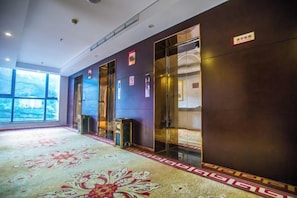 Unclassified image, 3 of 54, button - Weichang Qianyue Holiday Hotel (Government Branch) (Weichang)