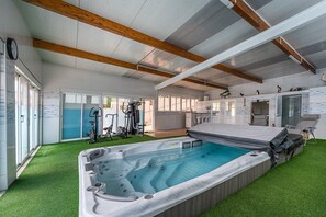Bain à remous intérieur